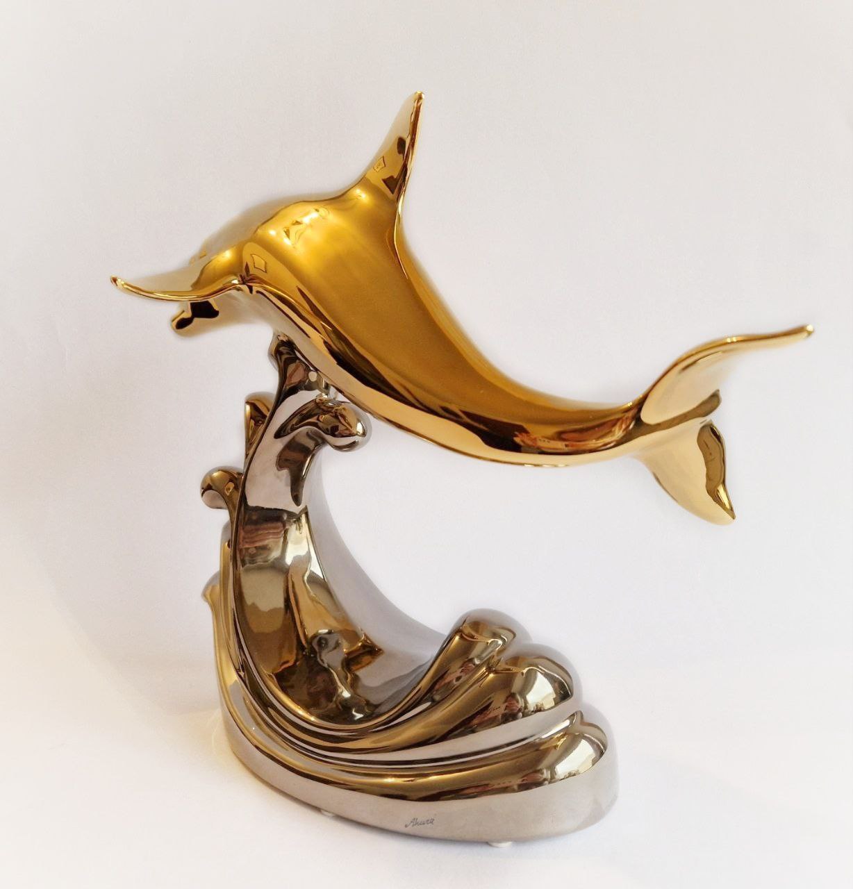 Dolphin on wave - Image 2